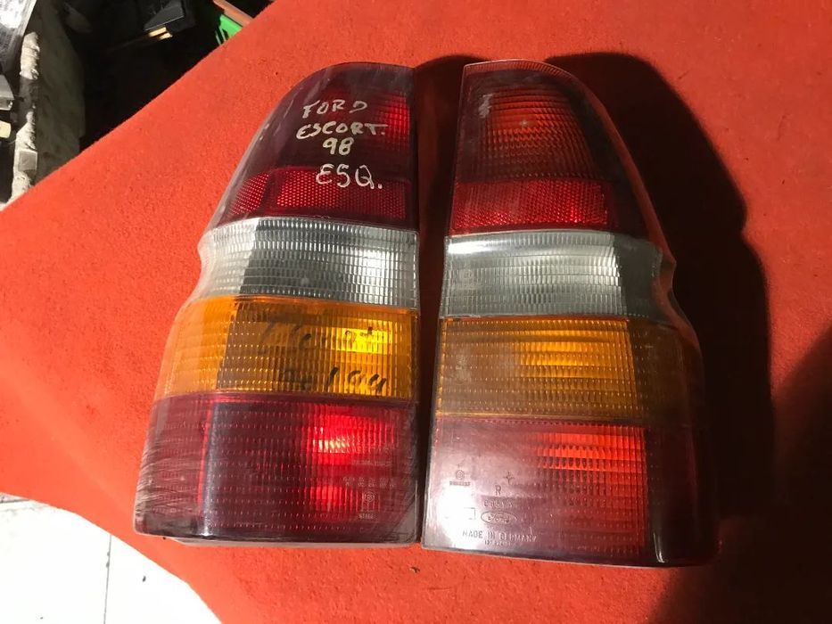 FAROLIM TRASEIRO FORD ESCORT SW / BREAK