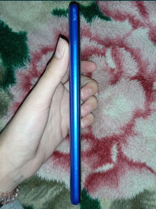 Срочно продам телефон redmi 9C
