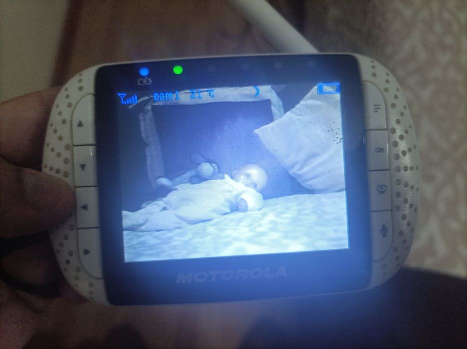 Câmara vigilância crianças com comunicador