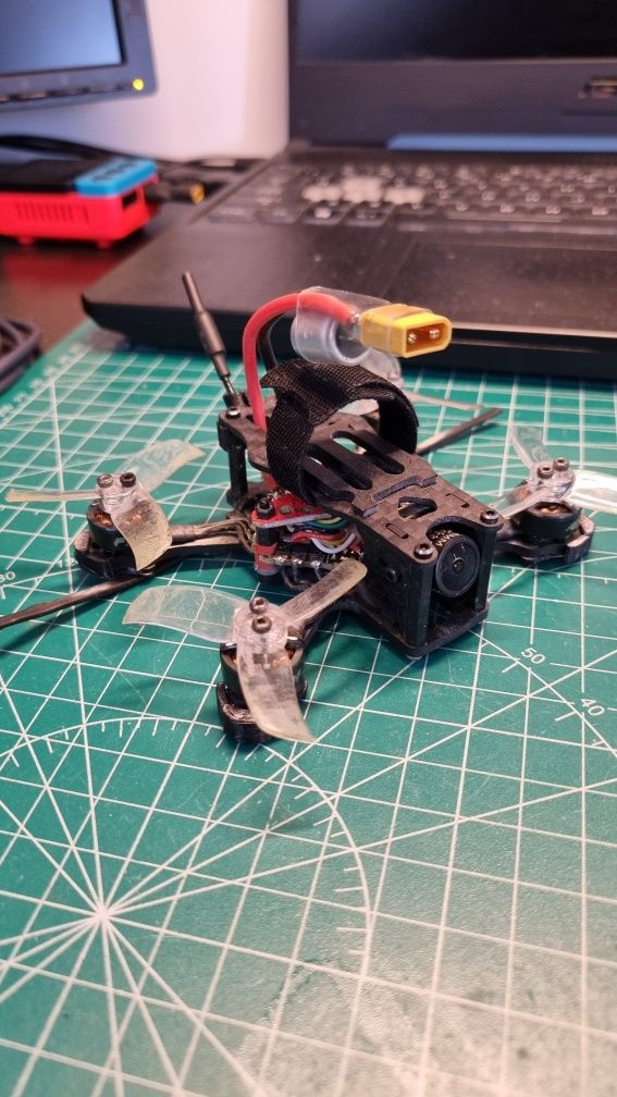 Dron FPV  Apex 2 nano  analog