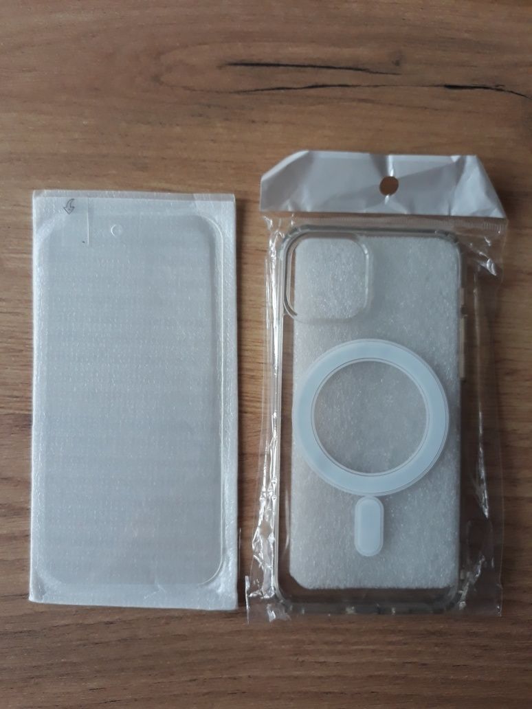 Etui IPhone 11 plus szkło.