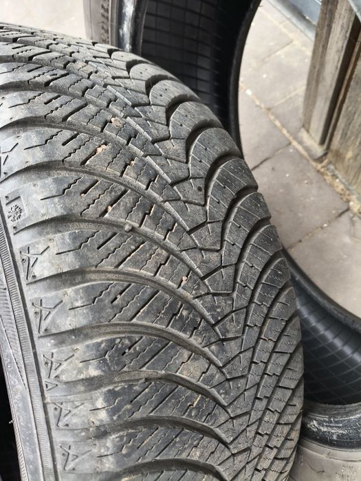 Opony wielosezonowe 195/55/15