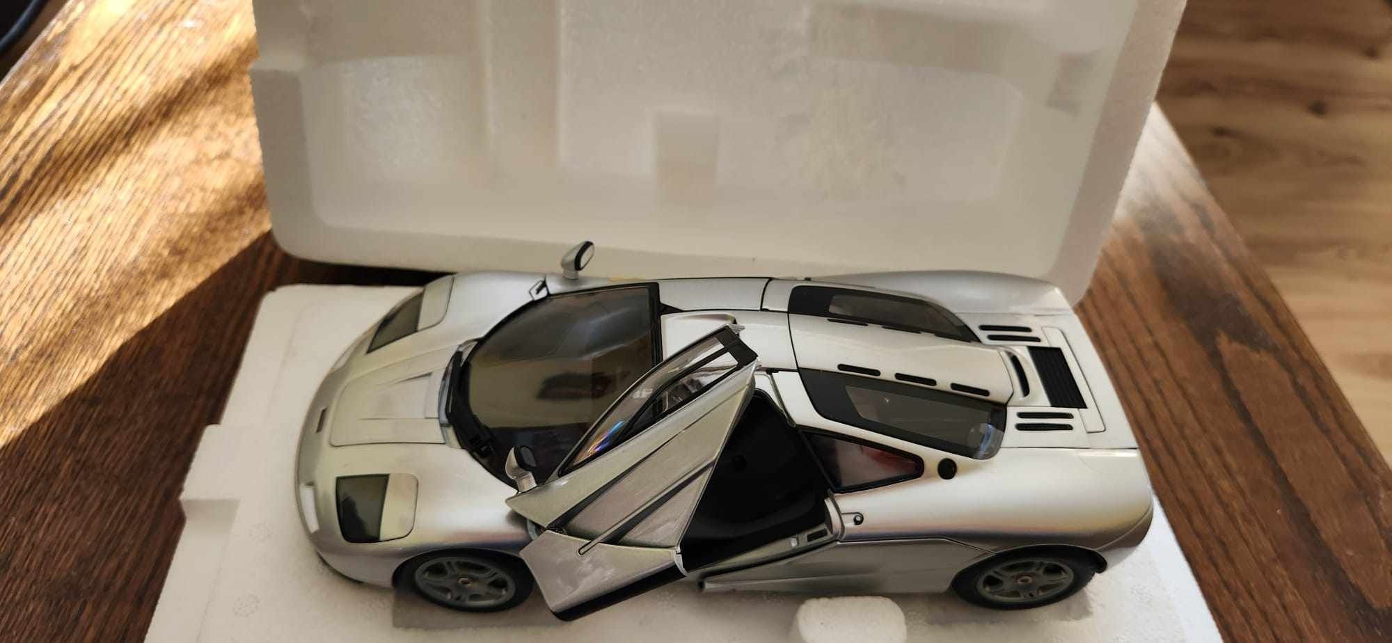 McLaren f1 LCD 1:18  jak Autoart