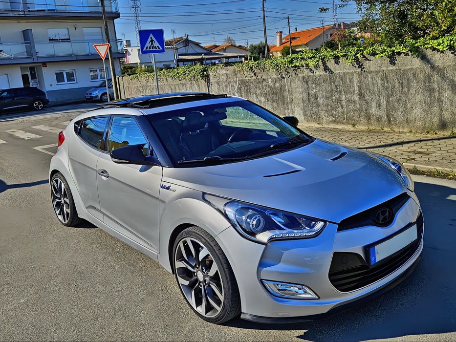 Hyundai Veloster 1.6GDI 140cv- Full Extras(teto panorâmico)