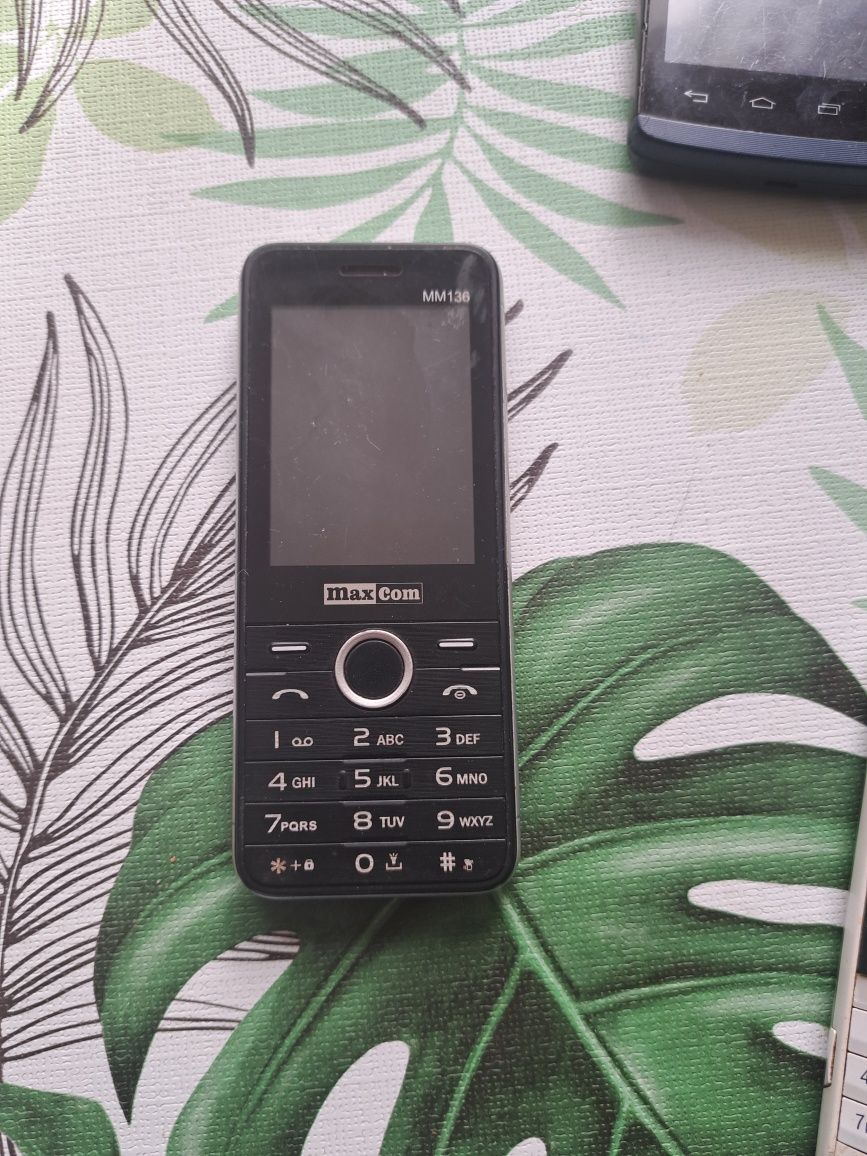 Telefon komórkowy maxcome