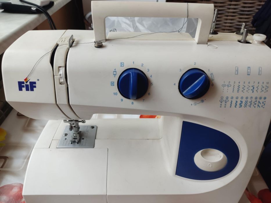 Maszyna do szycia jak nowa FIF 902 230V