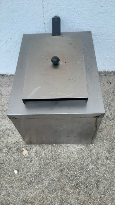 Fritadeira trifásica indutrial - avariada para peças