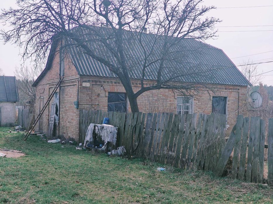 Бабинці - продам будинок цегляний з великою ділянкою !