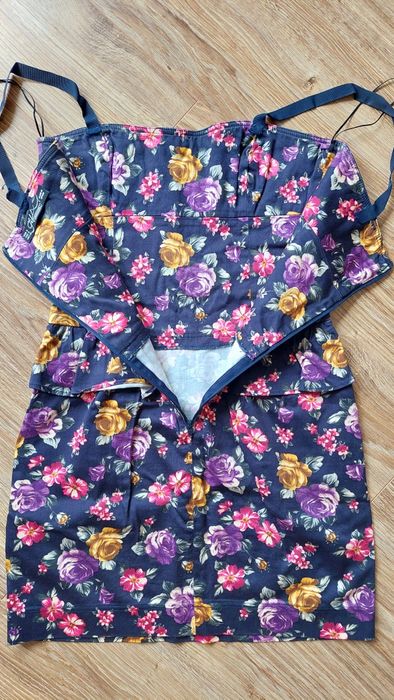 Sukienka włoska Zara w kwiaty krótka / piękne kolory