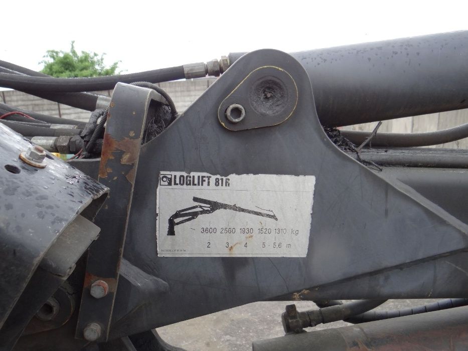 LKT82 спеціальний лісовий трактор з гідростатичною трансмісією