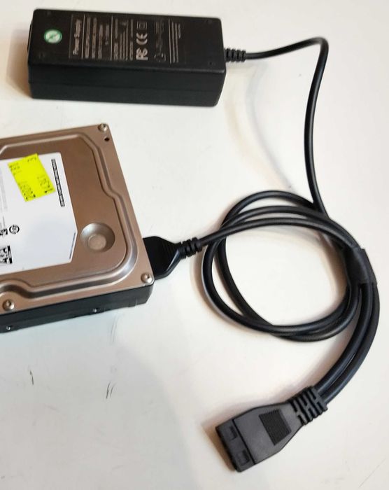 Zasilacz do dysków  HDD 2,5 i 3,5 cal .