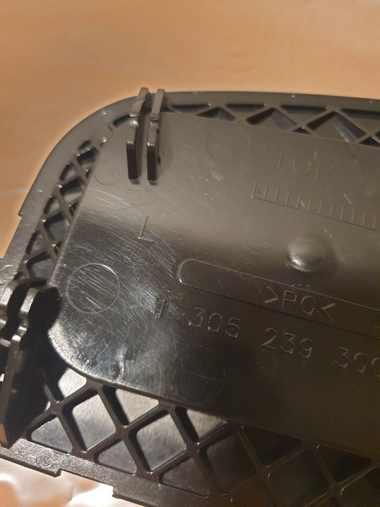 Zaślepka lampy lewej przedniej Volvo V50 S40 C30 H7  2008- 12  Rok