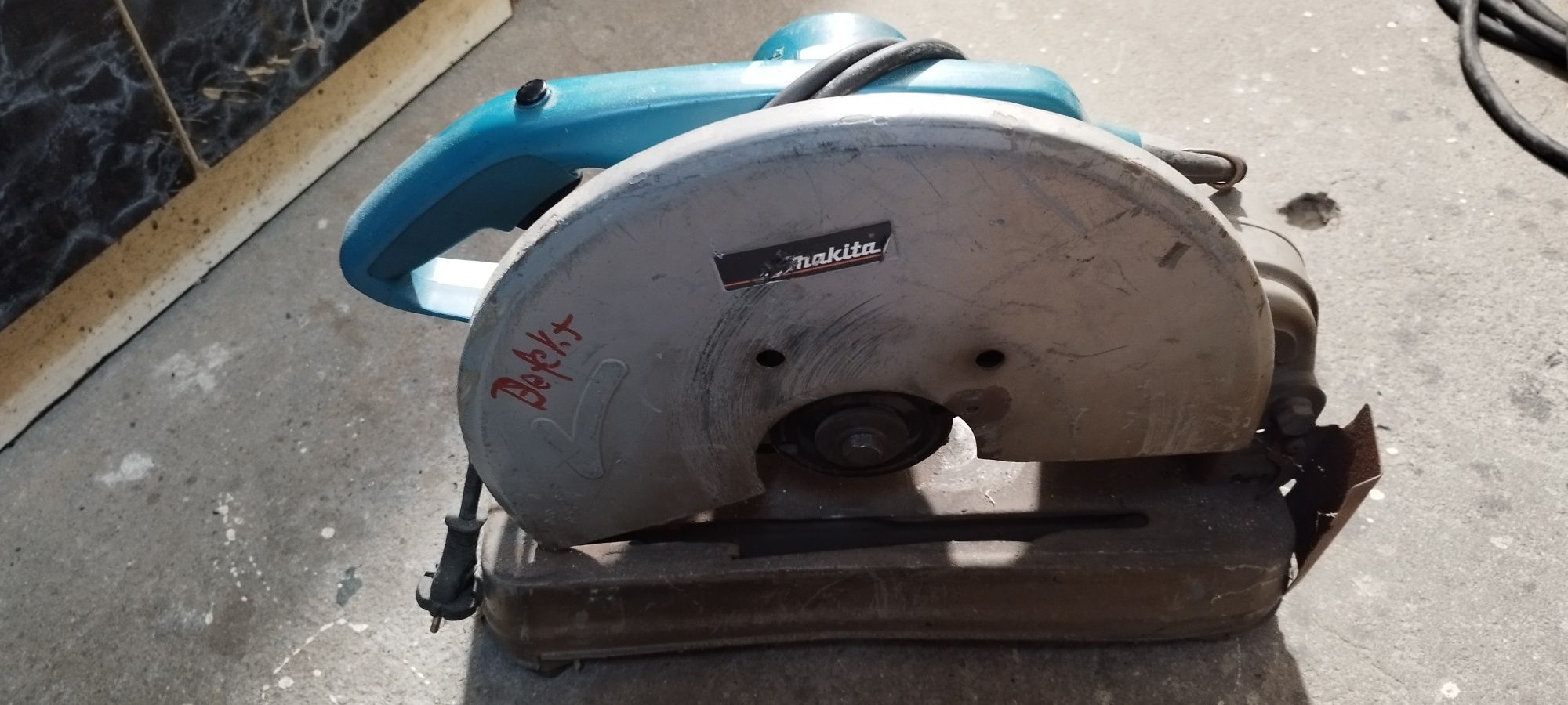 Makita 2414 NB do naprawy ukośnica do metalu