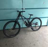 Commencal Supreme DH V4.2 Essential 650b Bike