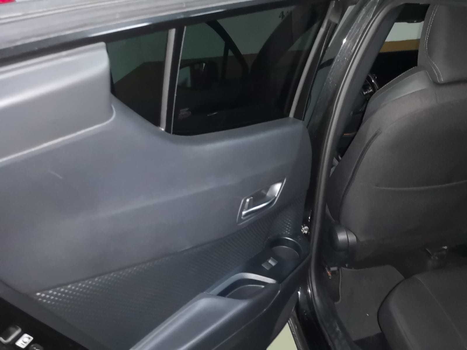 Toyota C-HR 1.8 Hybrid Square Collection