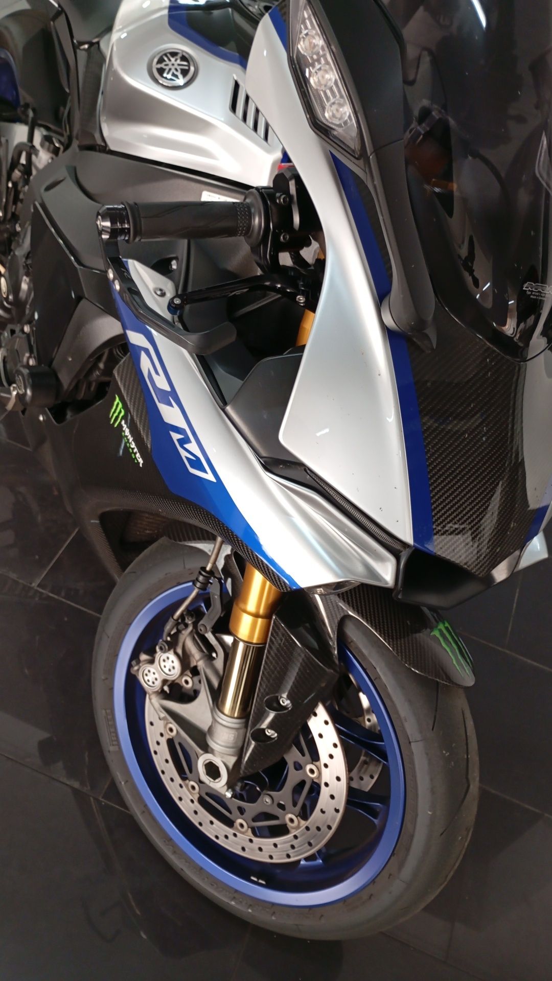 Yamaha r1m 2019  08