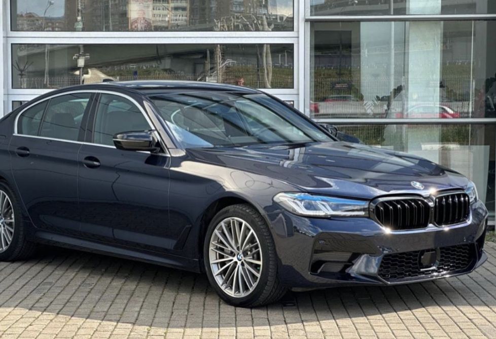 Обвес BMW G30 M5 с дореста в рестайлинг бмв г30 м5 бампер фары стопы