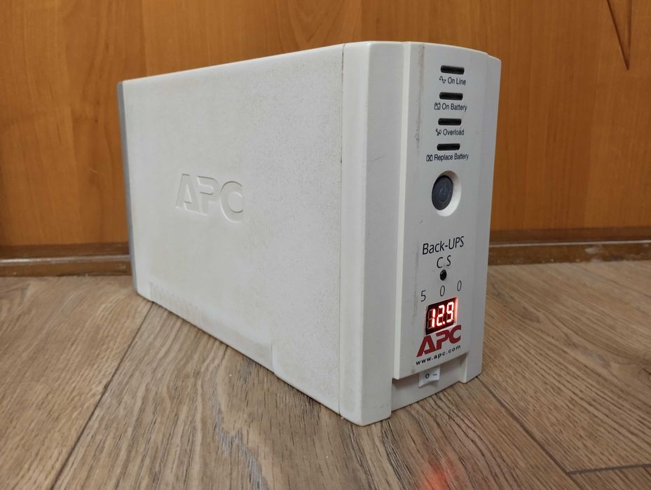 ДБЖ безперебійник APC Back-UPS CS 500