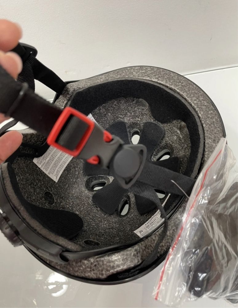 Korimefa kask i zestaw ochraniaczy 48-54 cm