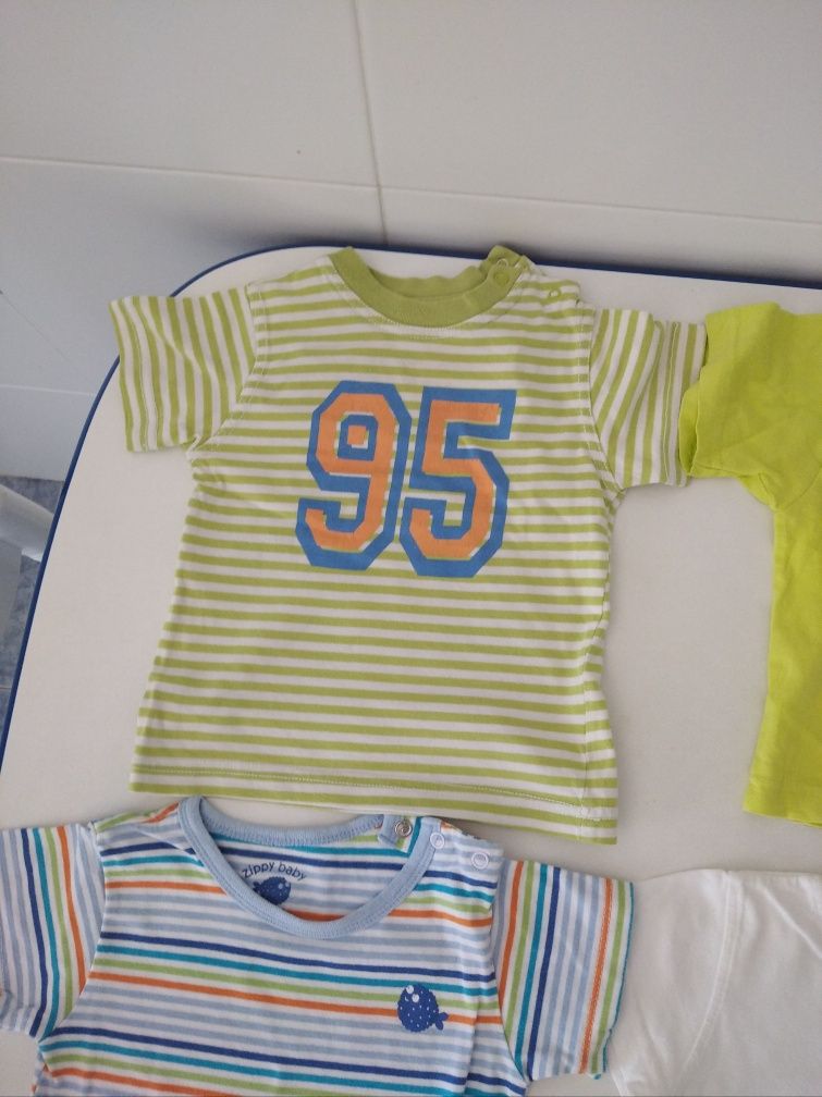 Conjunto de 5 t-shirts tamanho 9/12 meses