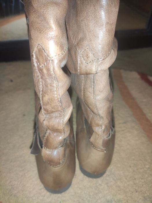 Зимние кожаные сапоги