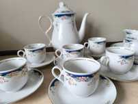 Sprzedam porcelanowy zestaw obiadowo-kawowy z XXw. Na 6 osób