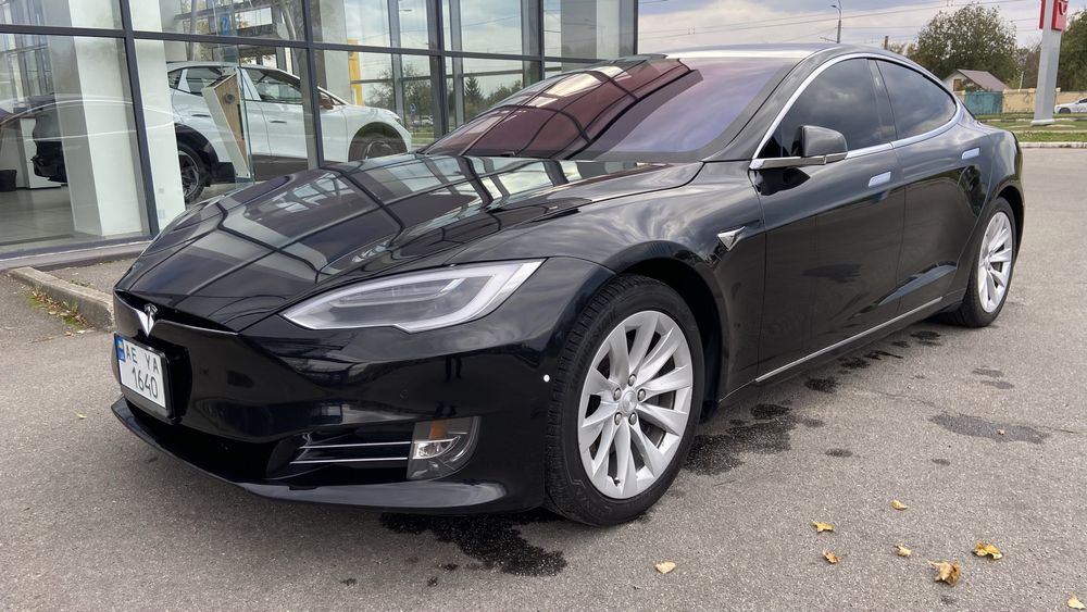 Продам Тесла S 75 D полный привод