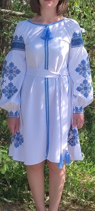 Продам вишите плаття