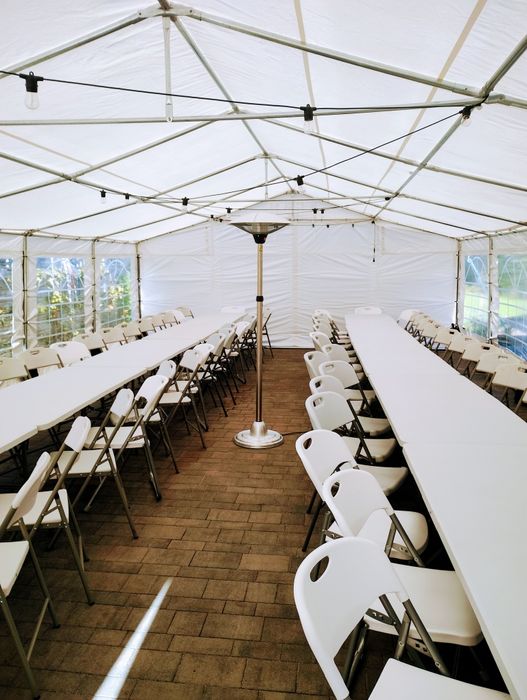 Wypożyczalnia krzeseł Wynajem Namiotów Stołów Wynajem Podłogi pokrowce