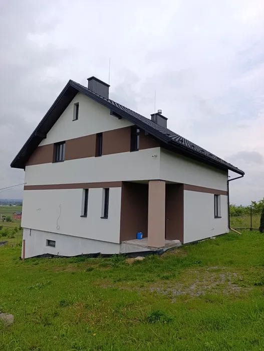Продається затишний будинок у с. Карачинів