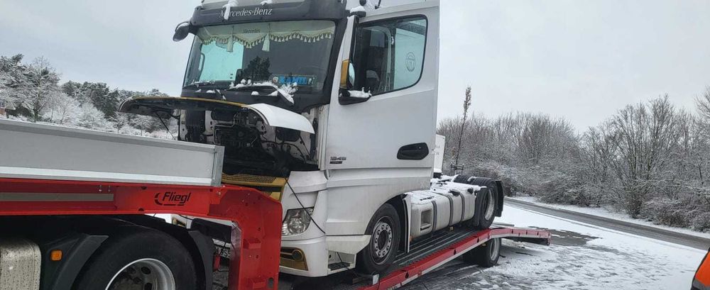 Naczepa , laweta do transportu ciągników siodłowych  ,   wynajem ,