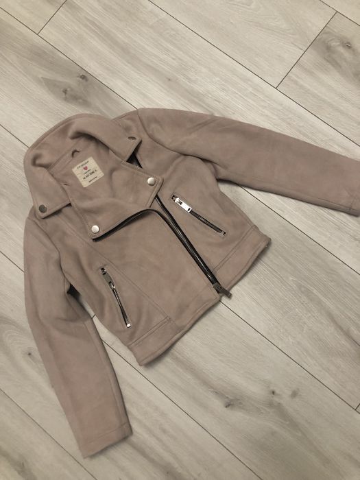 Курточка доя дівчинуи