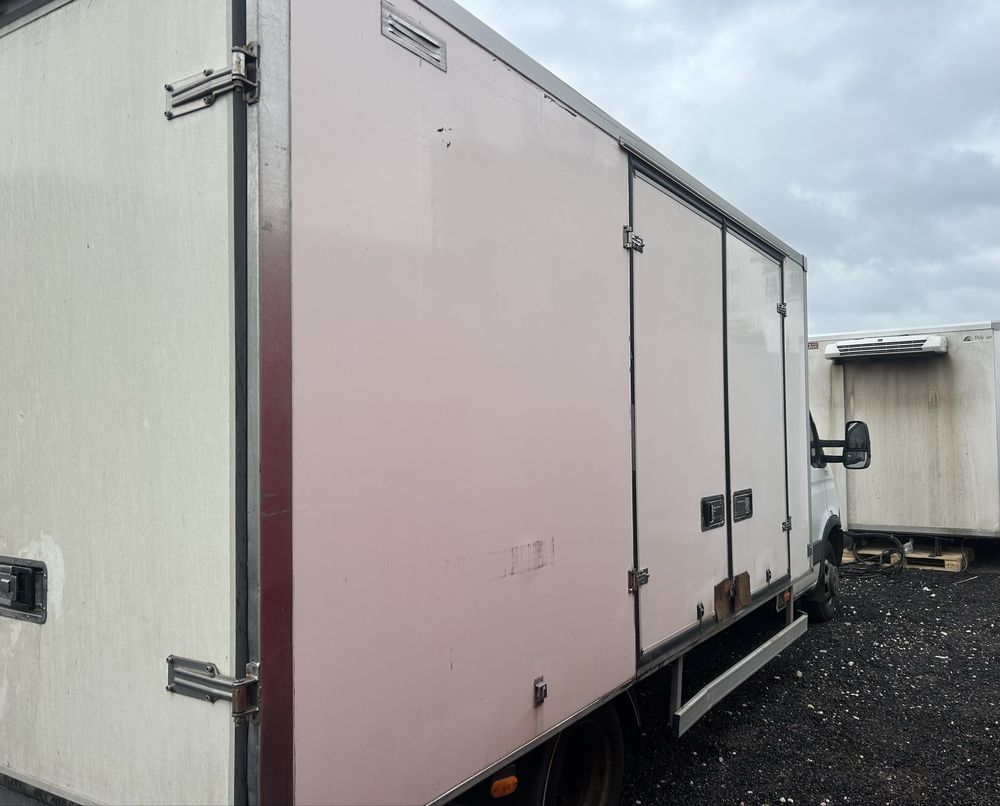 Izoterma Kontener Garaz Magazyn Zabudowa Iveco Daily Chlodnia
