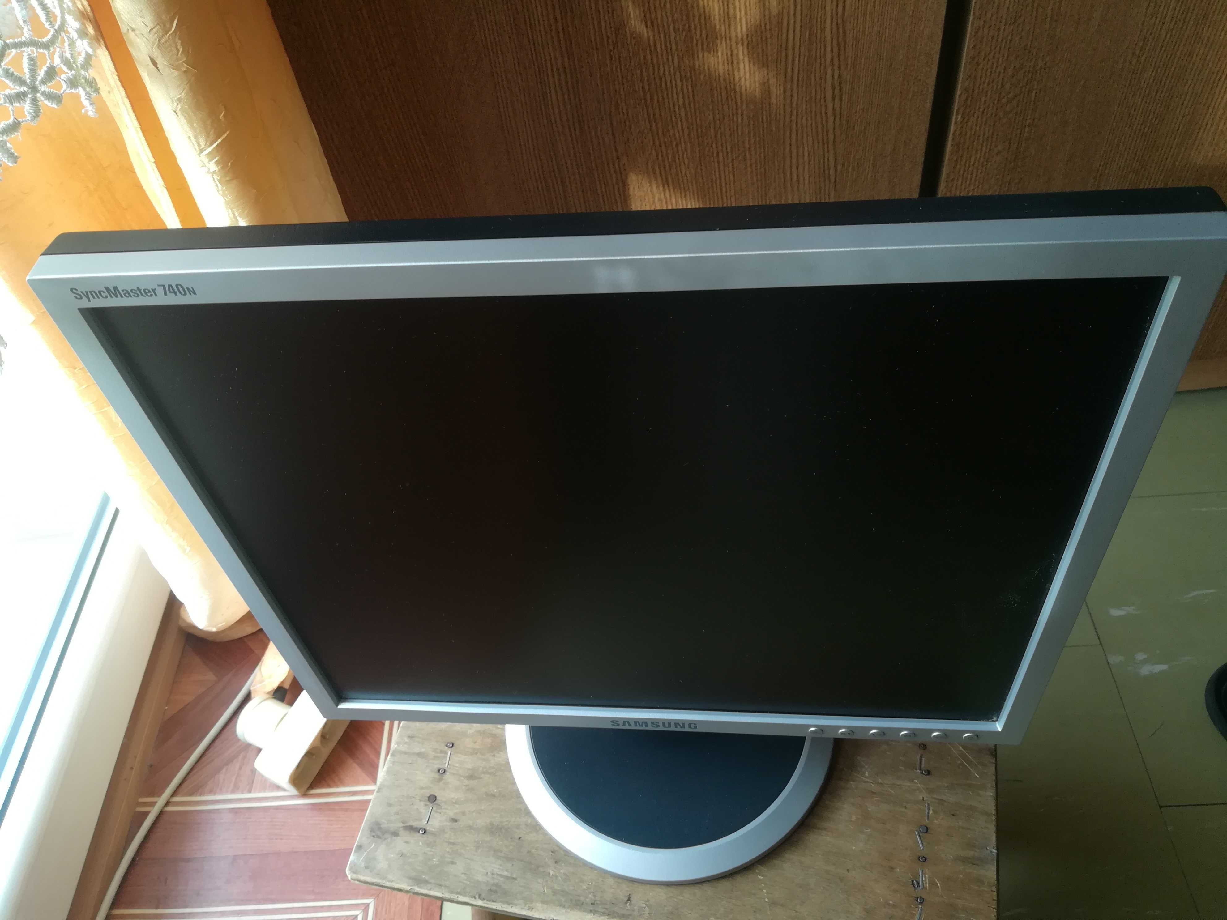 Monitor samsung 17" SyncMaster 740N