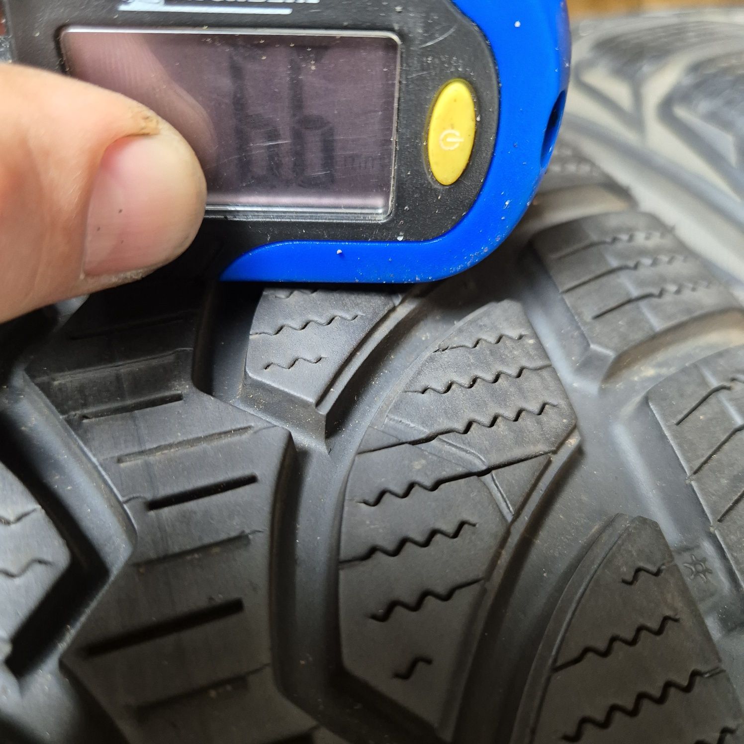 225/50/17 Bridgestone Komplet zima RFT RUNFLAT RSC  7,5mm 17r