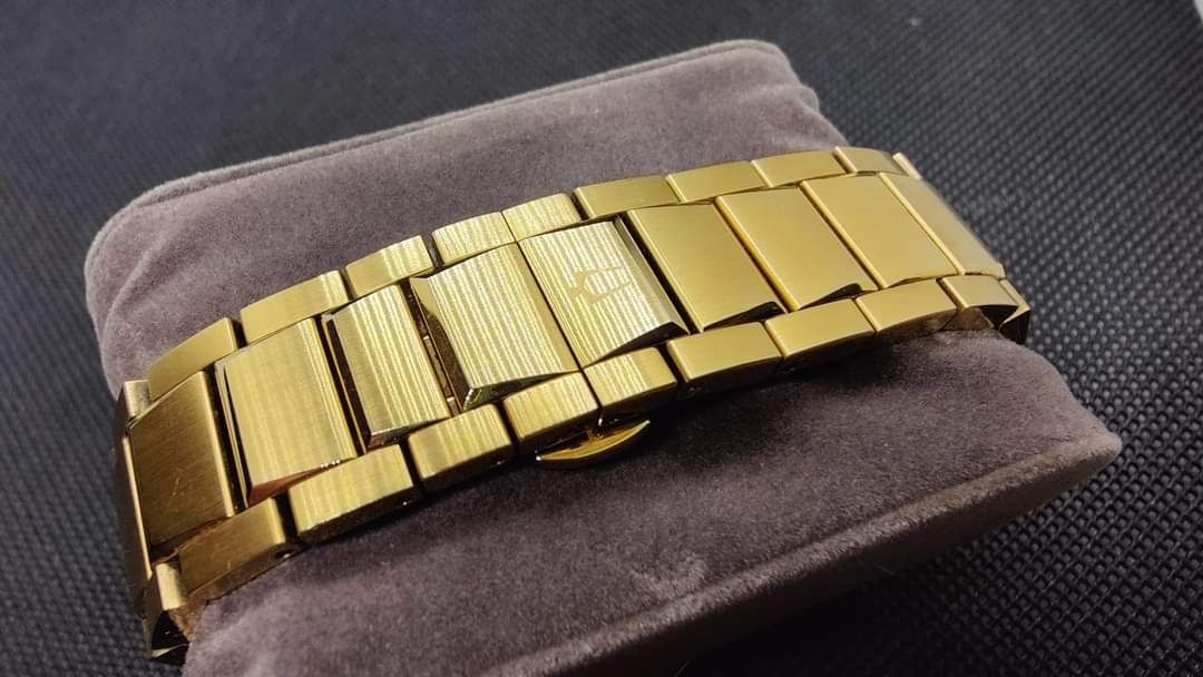 Piękny złoty zegarek Bulova 98A178