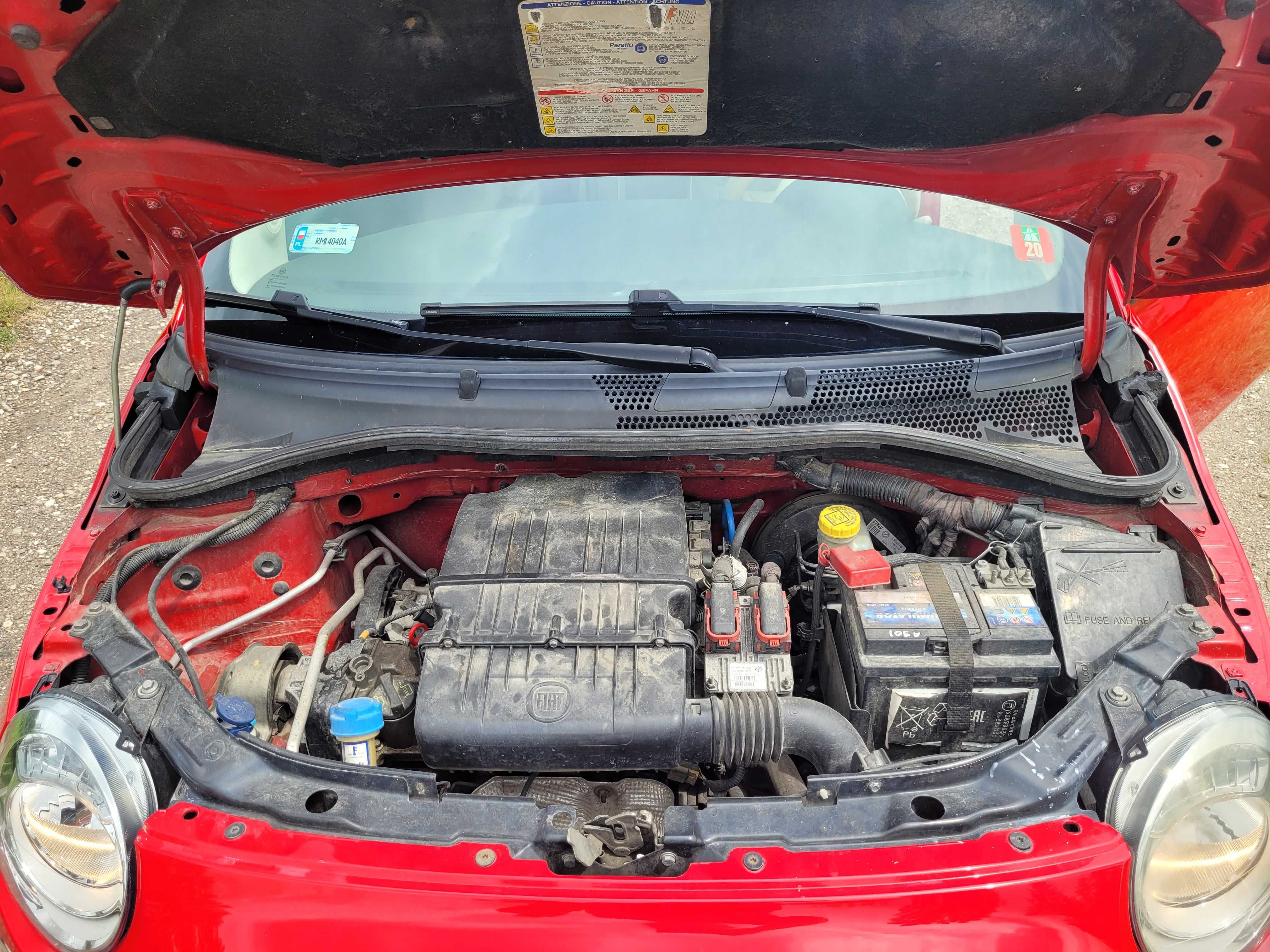 FIAT 500 z szyberdachem bogata wersja 2008 silnik 1.2 dokładam opony