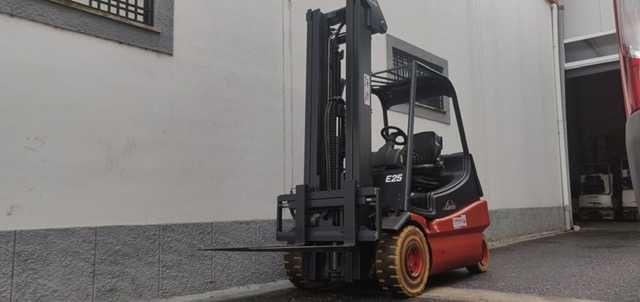 Empilhador Elétrico 2500kg Linde E30 4,5m