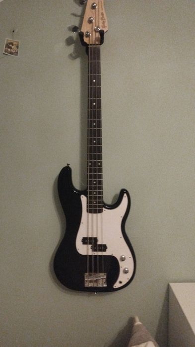Gitara Basową Harley Benton