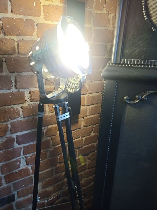 Lampa reflektor trójnóg loft