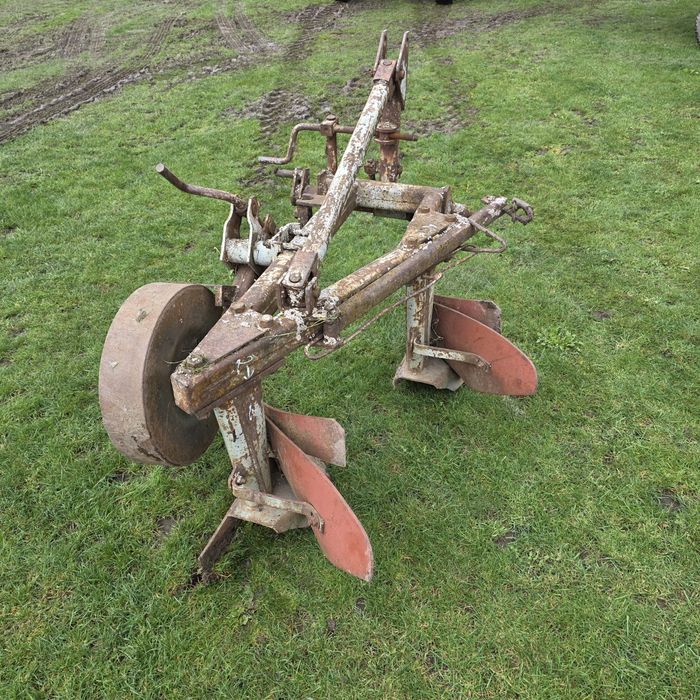 Плуг 2 корпусний з Польші