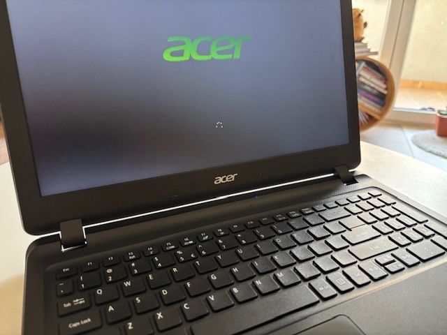 Laptop ACER - stan idealny