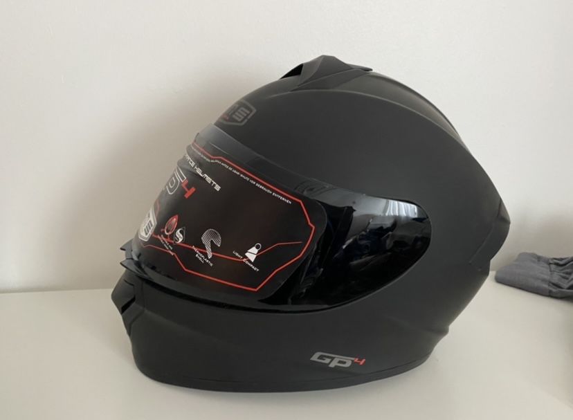 Capacete preto fosco TamS