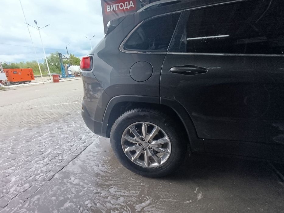 Jeep Cherokee 4x4 limited 2.4 2015 рік