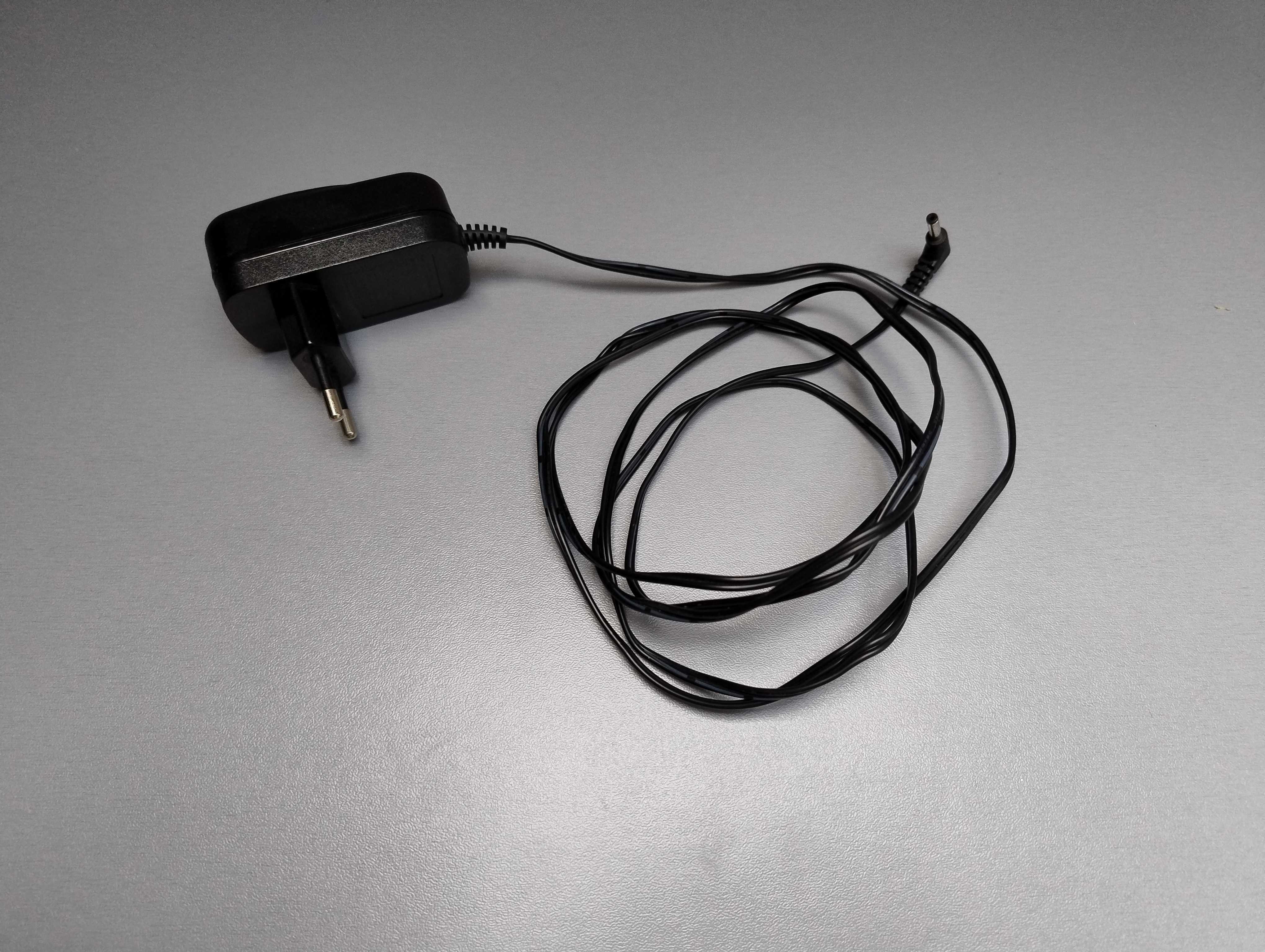 Czarny budzik elektroniczny SENCOR