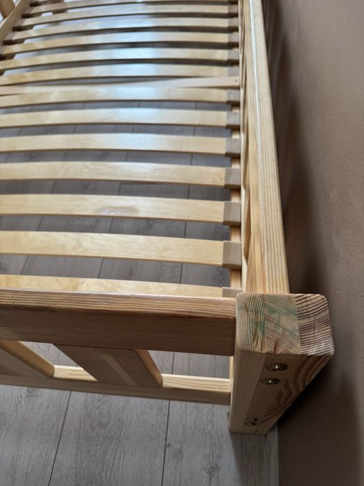 Łóżko dziecięce drewniane