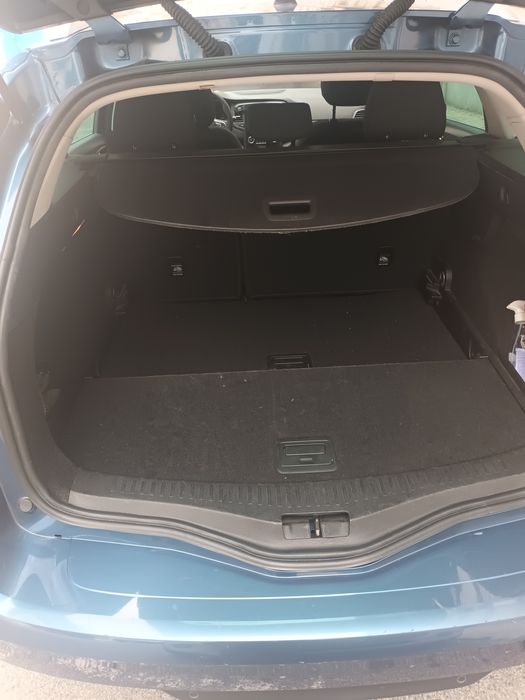 Renault Mégane Sport Tourer 1.5 dCi Zen Ano
Abril / 2018 
(NEGOCIAVEL)