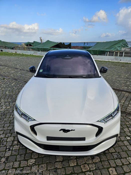 Ford Mustang Mach 75.7 kWH Premium AWD