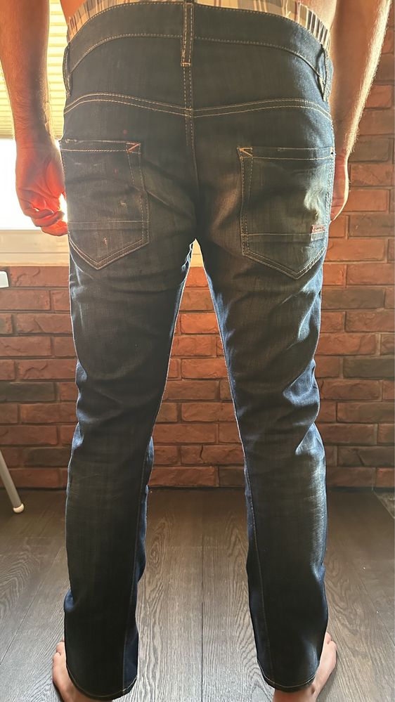 Dsquared2 jeans spodnie. Cena sklepowa 1200 eur