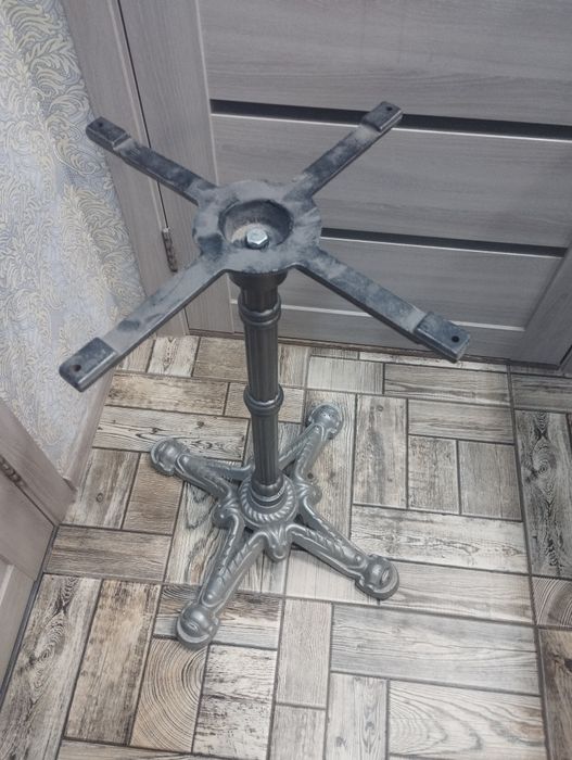 Опори для столів різні